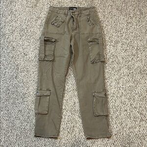 Cargo Pants in Olive Green